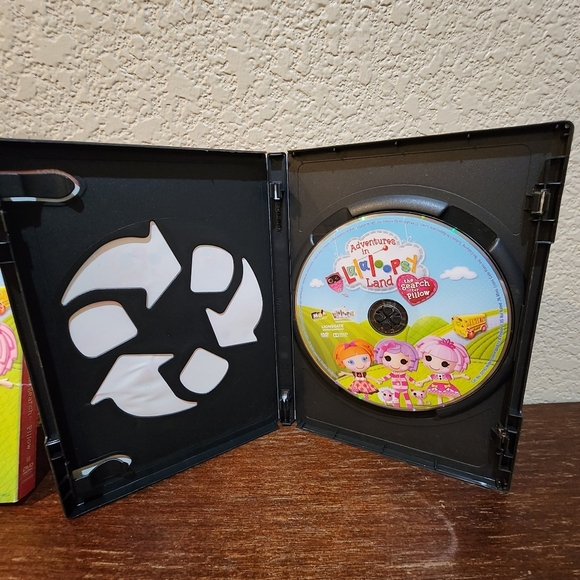 Lalaloopsy Movie: Adventures in Lalaloopsy Land:The search for Pillow - Picture 11 of 12